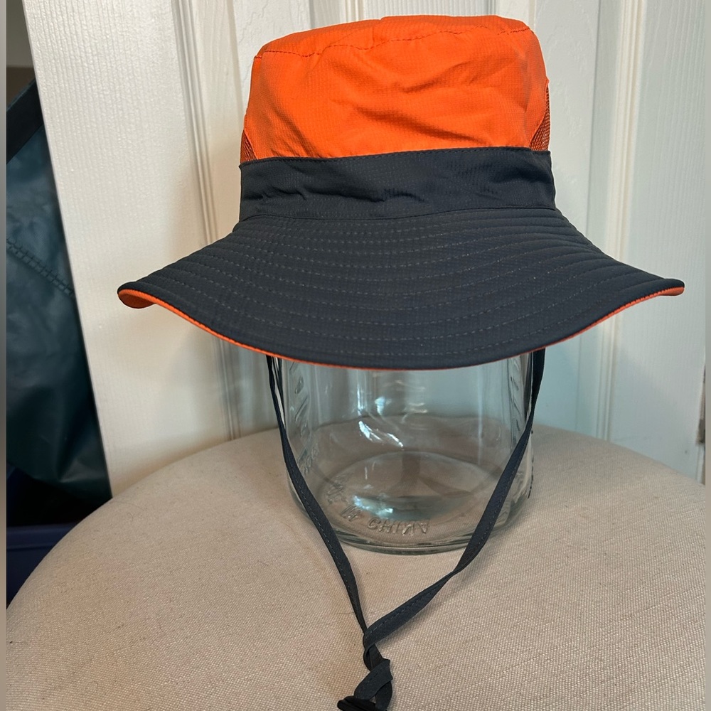 Senwei Wide-Brim Sun Hat Breathable Mesh Crown Adjustable Chin Strap Beach Boat